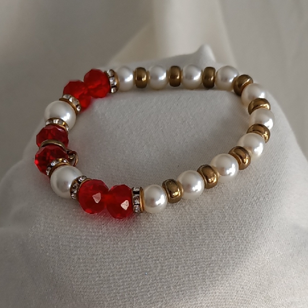 Elegant Pearl and Red Beaded Bracelet
